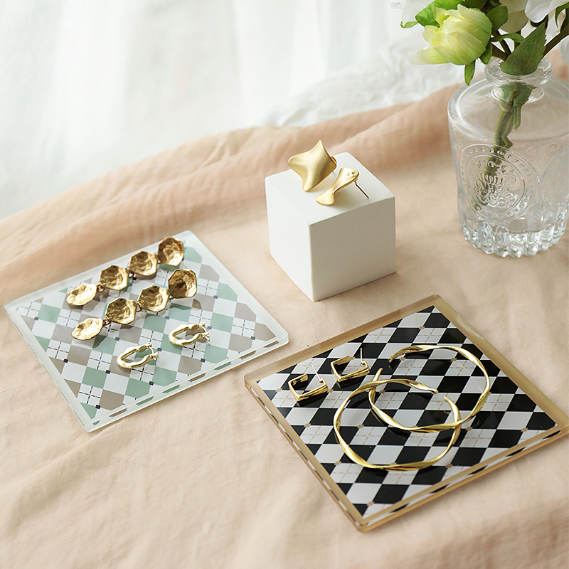 حامل عرض مجوهرات أكريليك للتصو - مراجعة Home Decor Online Shop وسعره