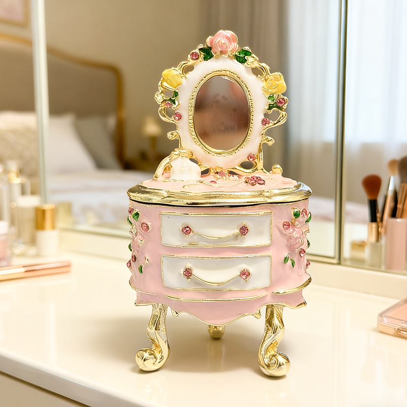صندوق مجوهرات صغير مرسوم يدويً - مراجعة Vanity Home Decor وسعره