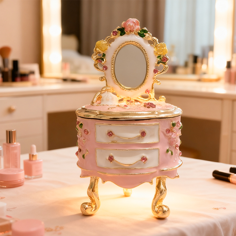 صندوق مجوهرات صغير مرسوم يدويً - مراجعة Vanity Home Decor وسعره